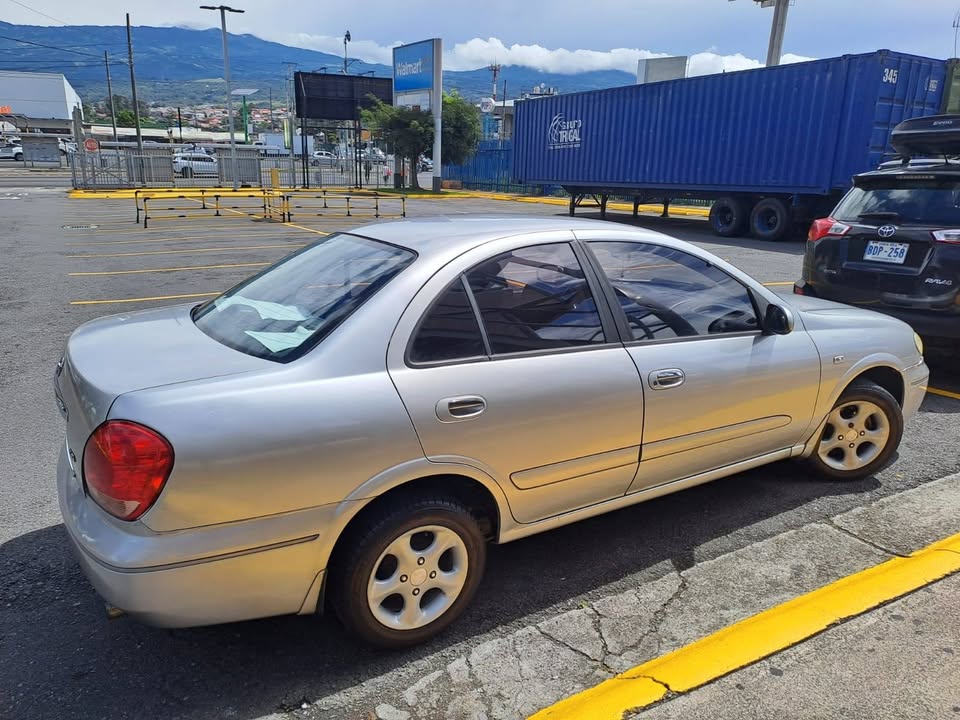 2004 Nissan Almera - foto 3