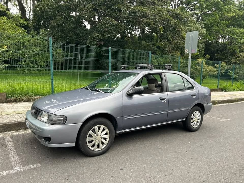 1998 Nissan Sentra - foto 2