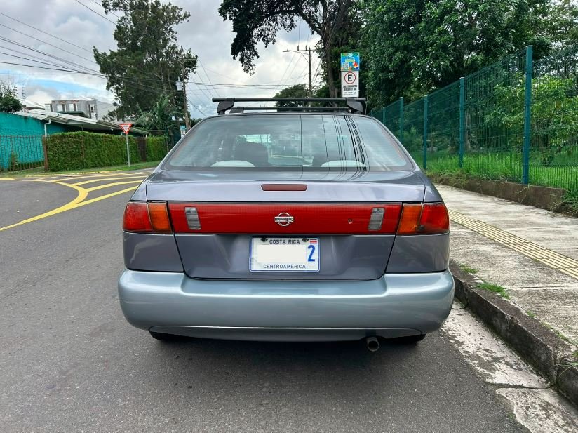 1998 Nissan Sentra - foto 5