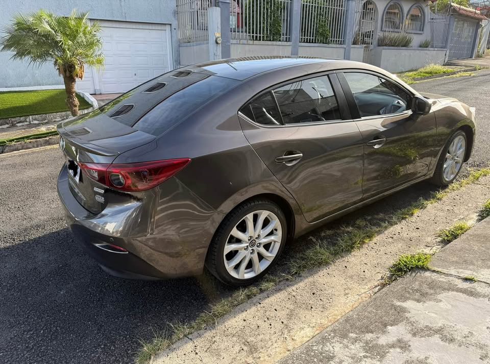 2015 Mazda Mazda3 - foto 4