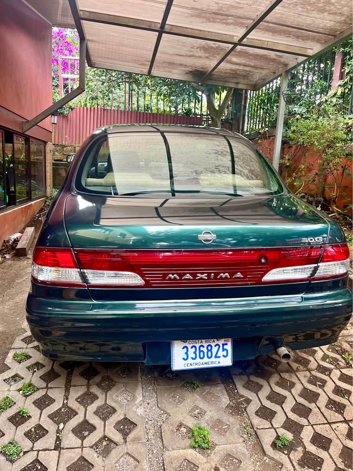 1999 Nissan Maxima