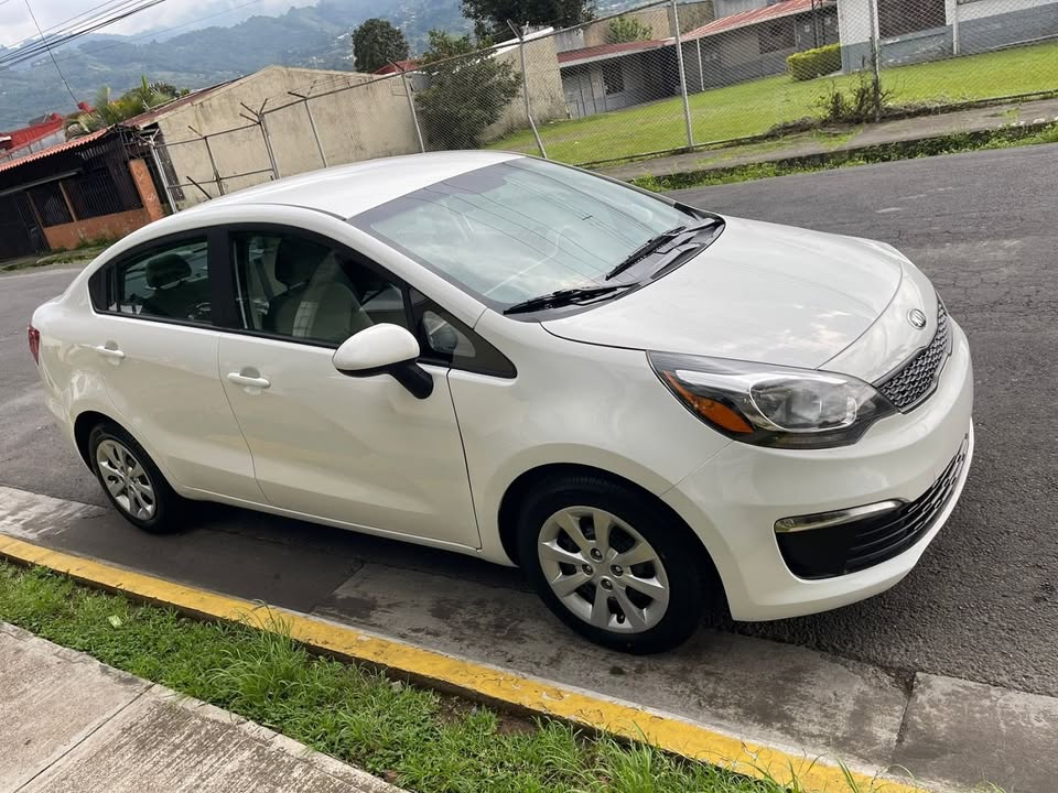 2016 Kia Rio - foto 2