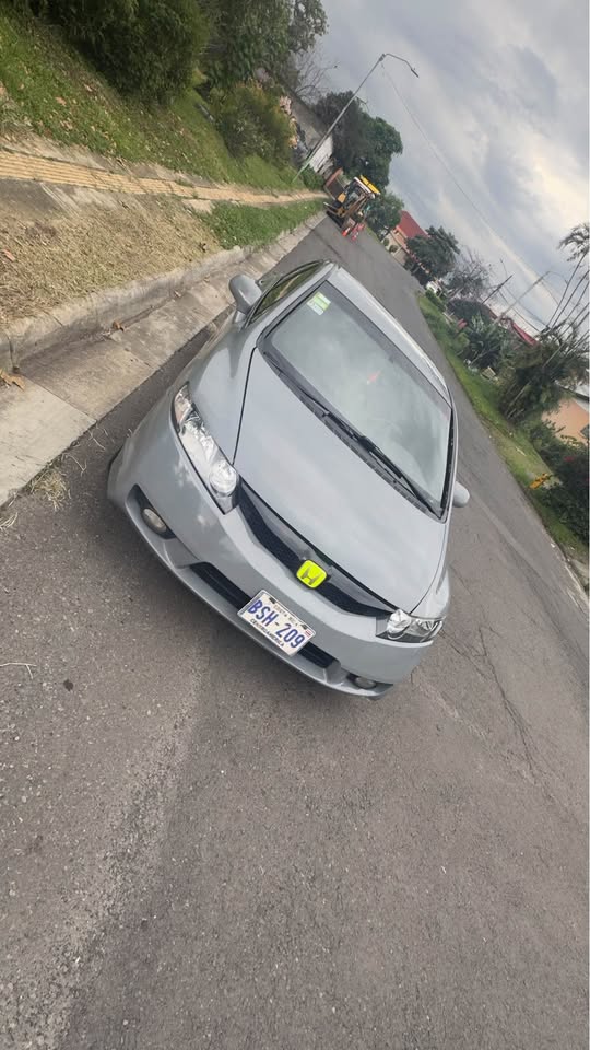 2010 Honda Civic - foto 2