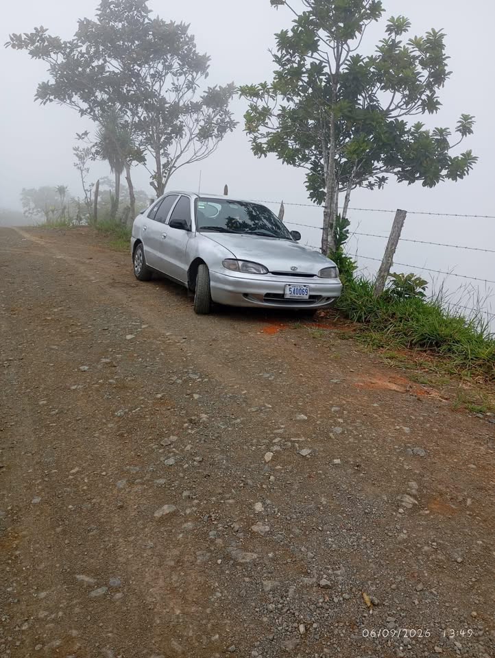 1995 Hyundai Accent - foto 2