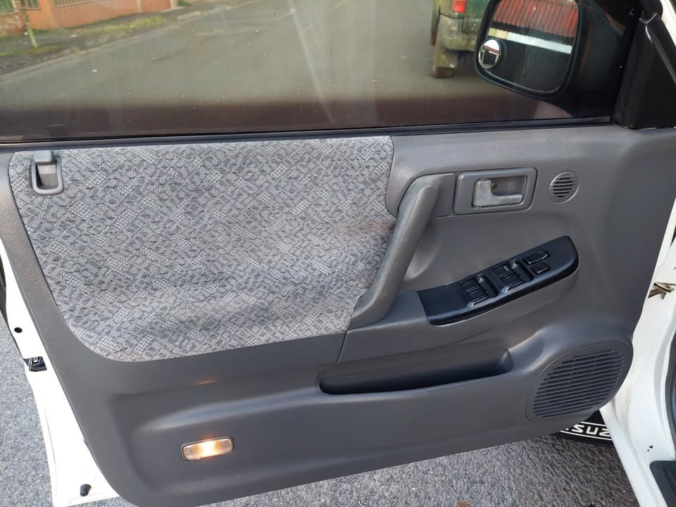 2000 Isuzu Rodeo - foto 3