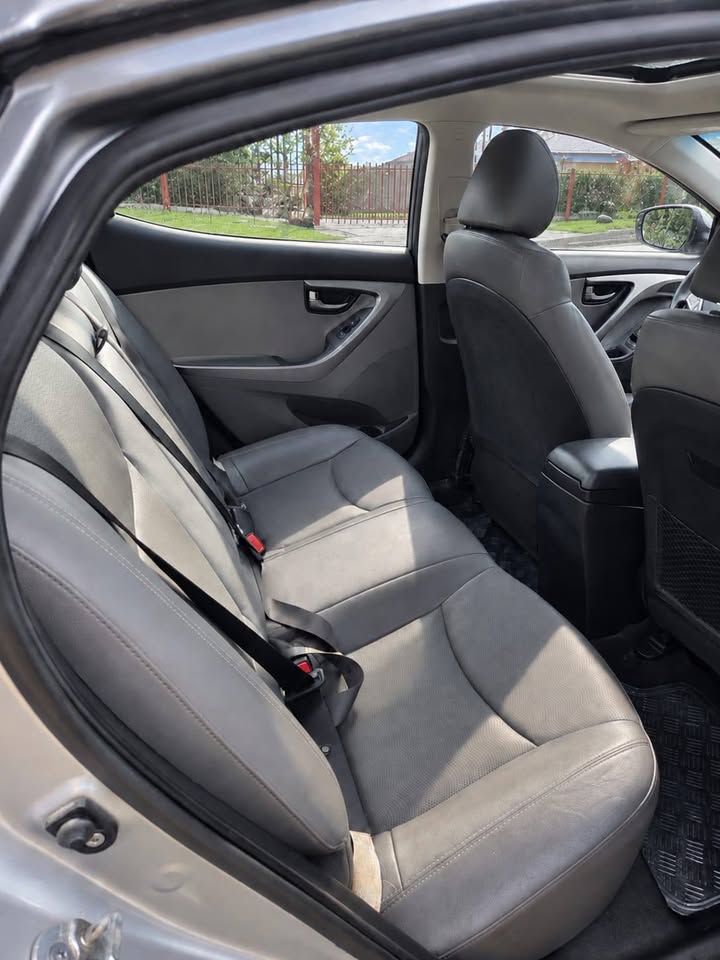 2012 Hyundai Elantra - foto 3