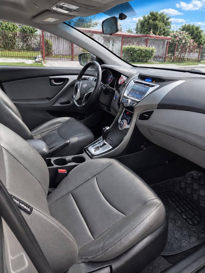 2012 Hyundai Elantra - foto 4