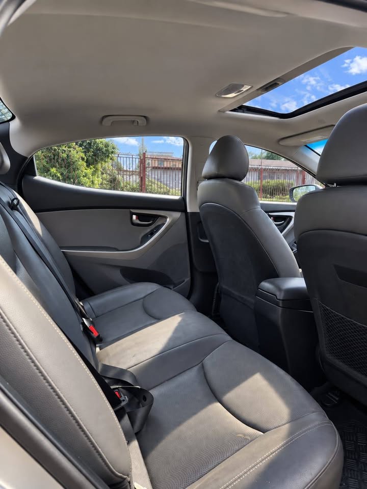 2012 Hyundai Elantra - foto 5