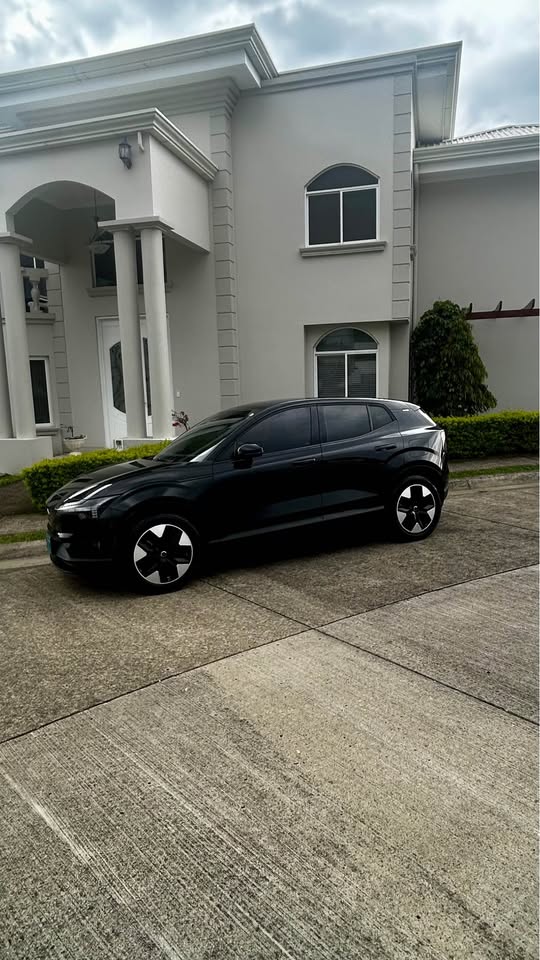 2025 Volvo EX30 - foto 3