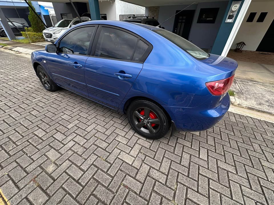 2005 Mazda Mazda3 - foto 2