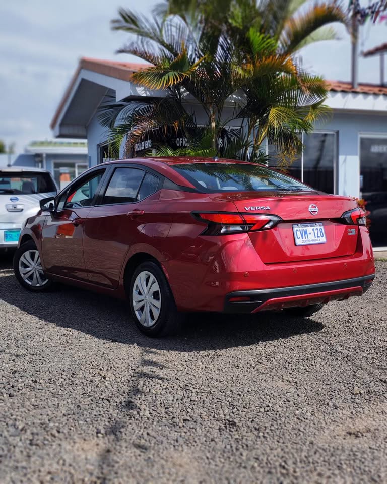 2020 Nissan Versa - foto 3