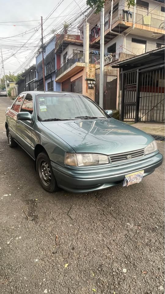 1992 Hyundai Elantra - foto 3