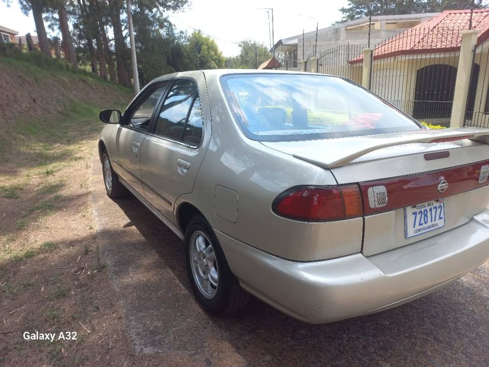 1998 Nissan Sentra - foto 3
