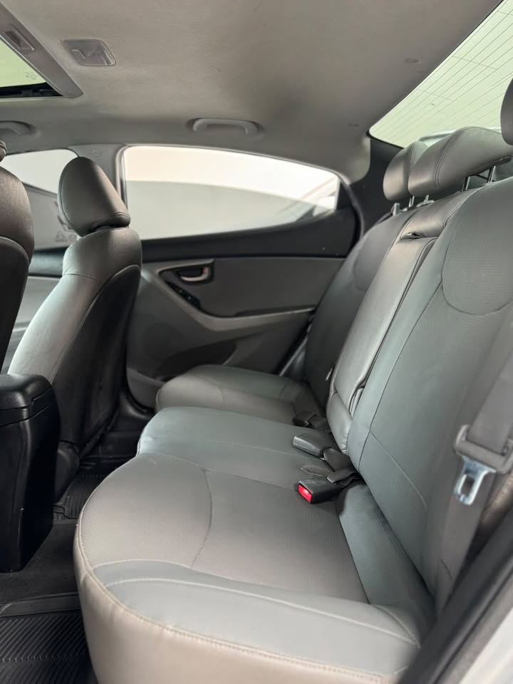 2012 Hyundai Elantra - foto 5