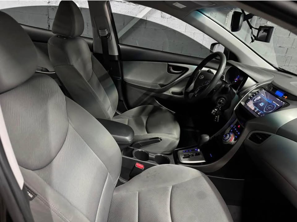 2012 Hyundai Elantra - foto 2