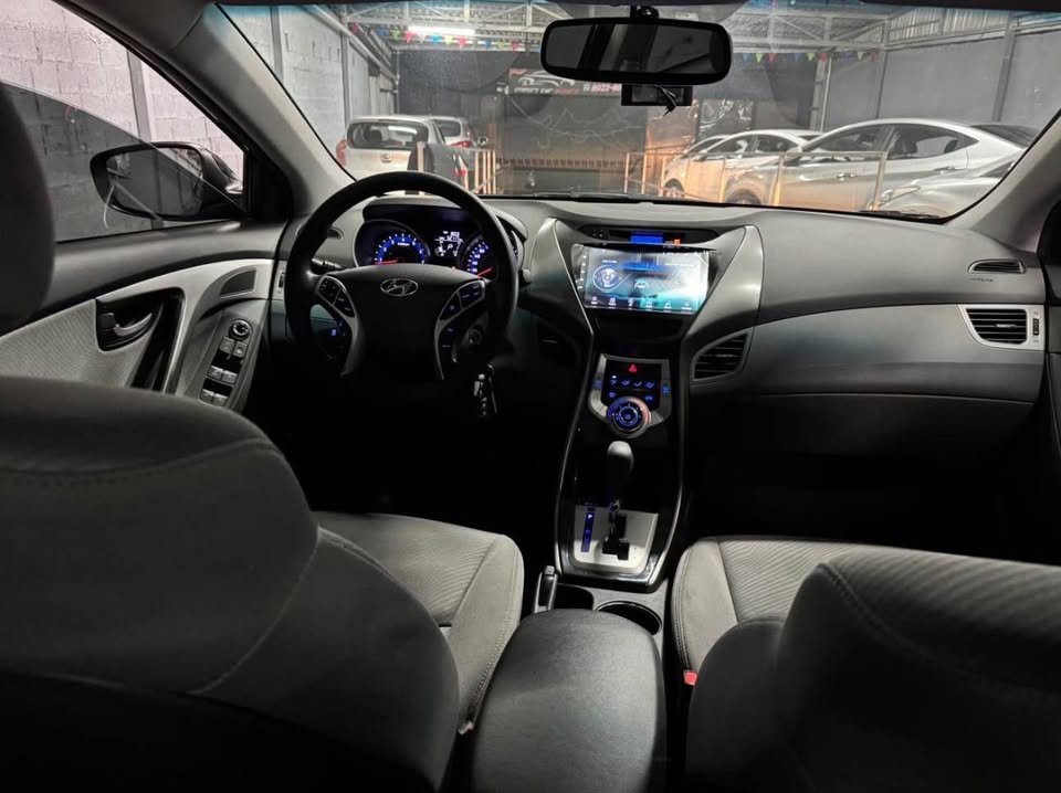 2012 Hyundai Elantra - foto 3