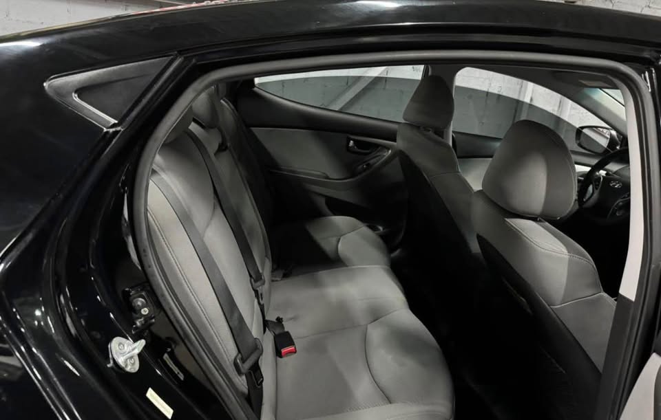 2012 Hyundai Elantra - foto 5