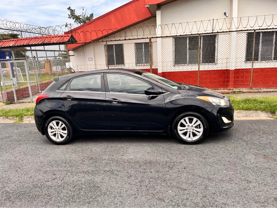 2014 Hyundai Elantra - foto 2
