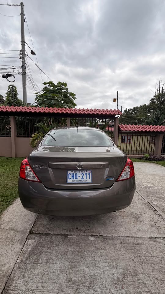 2013 Nissan Versa - foto 3