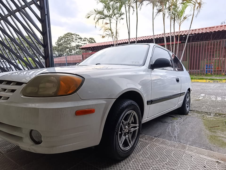 2003 Hyundai Accent - foto 3