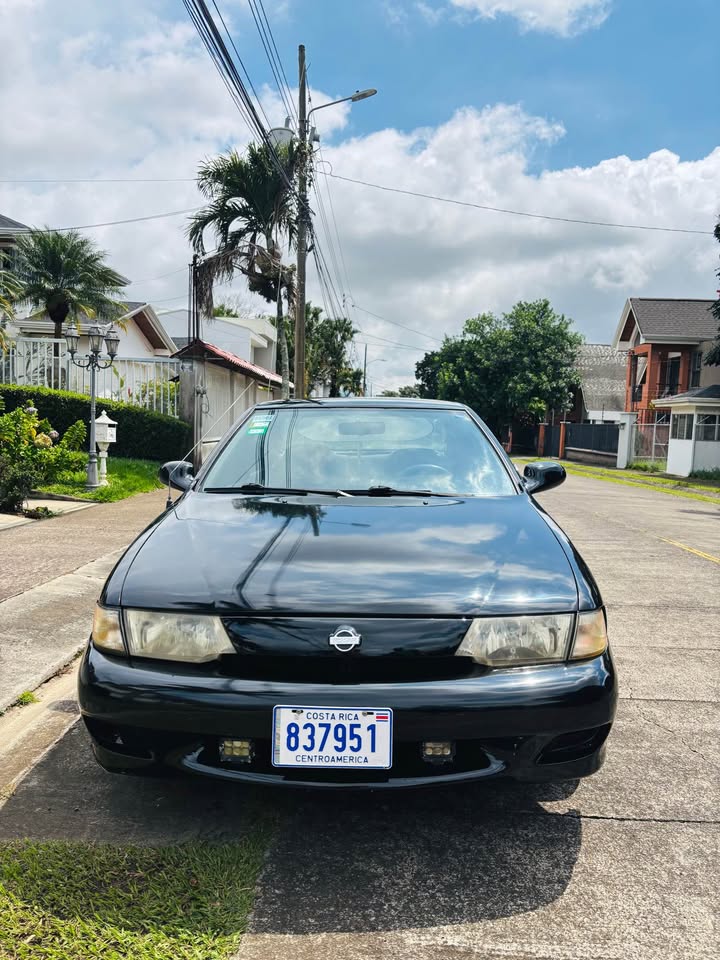 1999 Nissan Sentra - foto 2