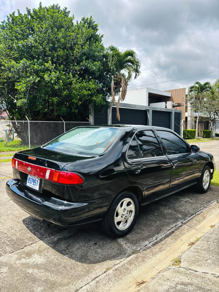 1999 Nissan Sentra - foto 3