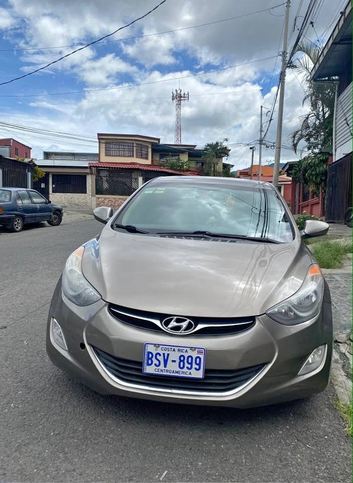 2013 Hyundai Elantra - foto 4