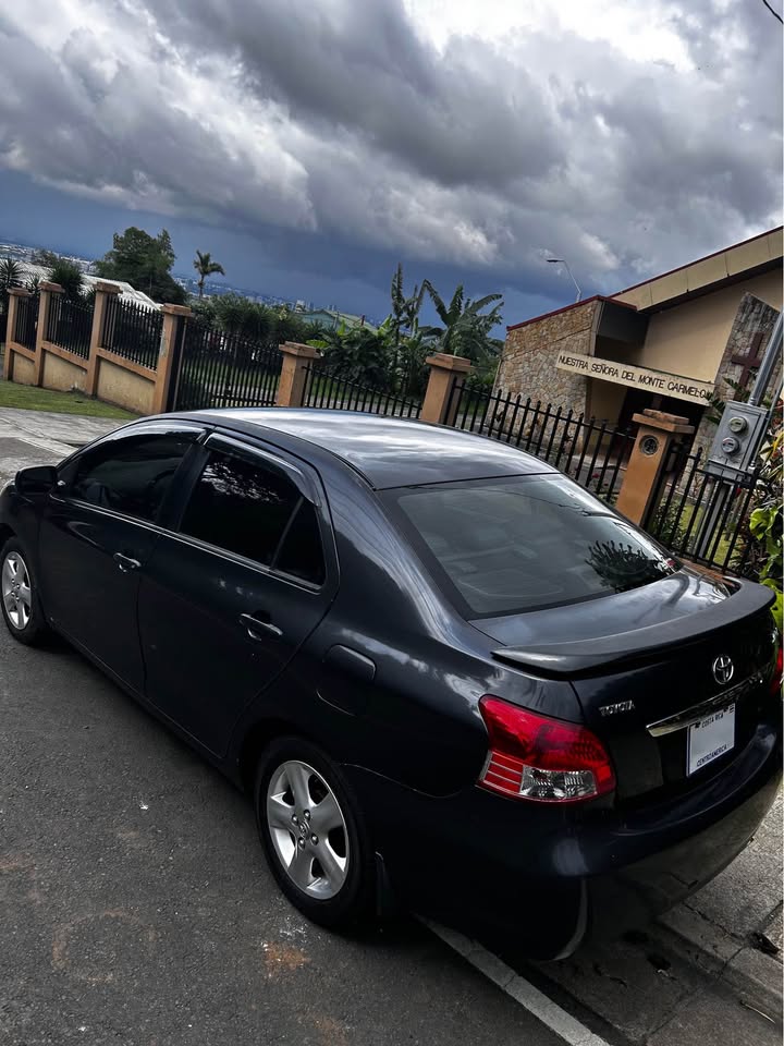 2007 Toyota Yaris - foto 2