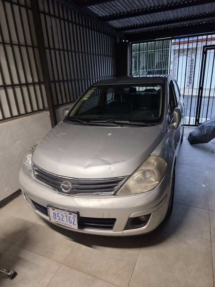 2011 Nissan Tiida - foto 2