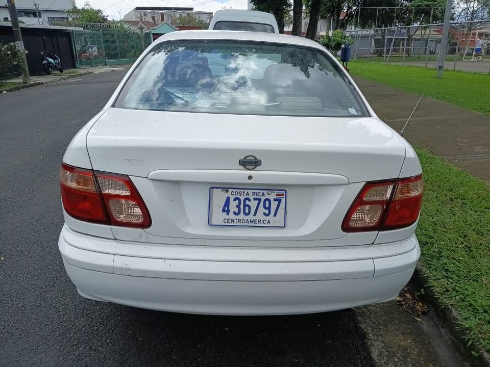 2002 Nissan Almera - foto 5