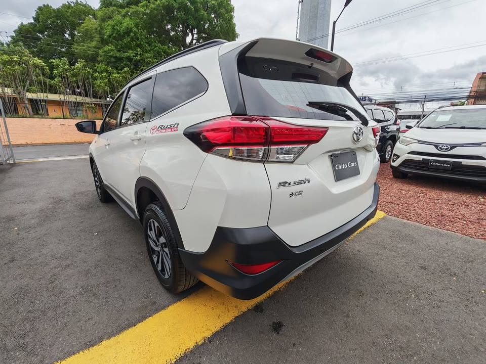 2022 Toyota Rush - foto 3