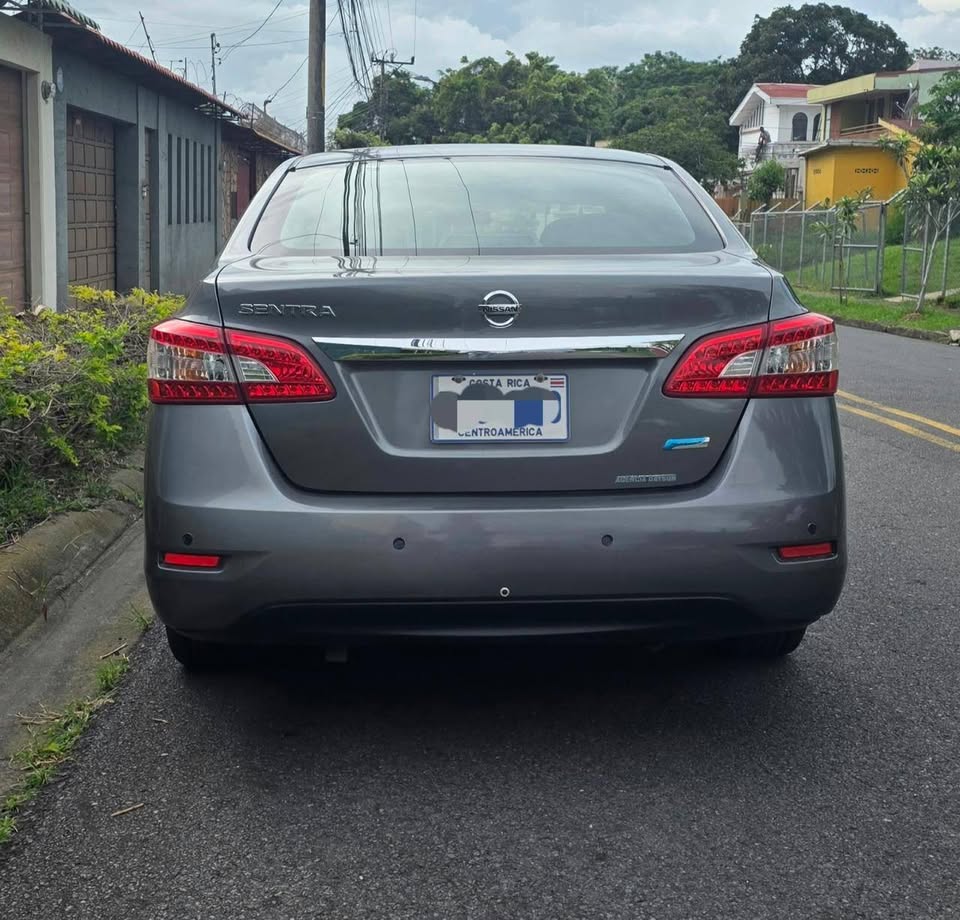 2016 Nissan Sentra - foto 2