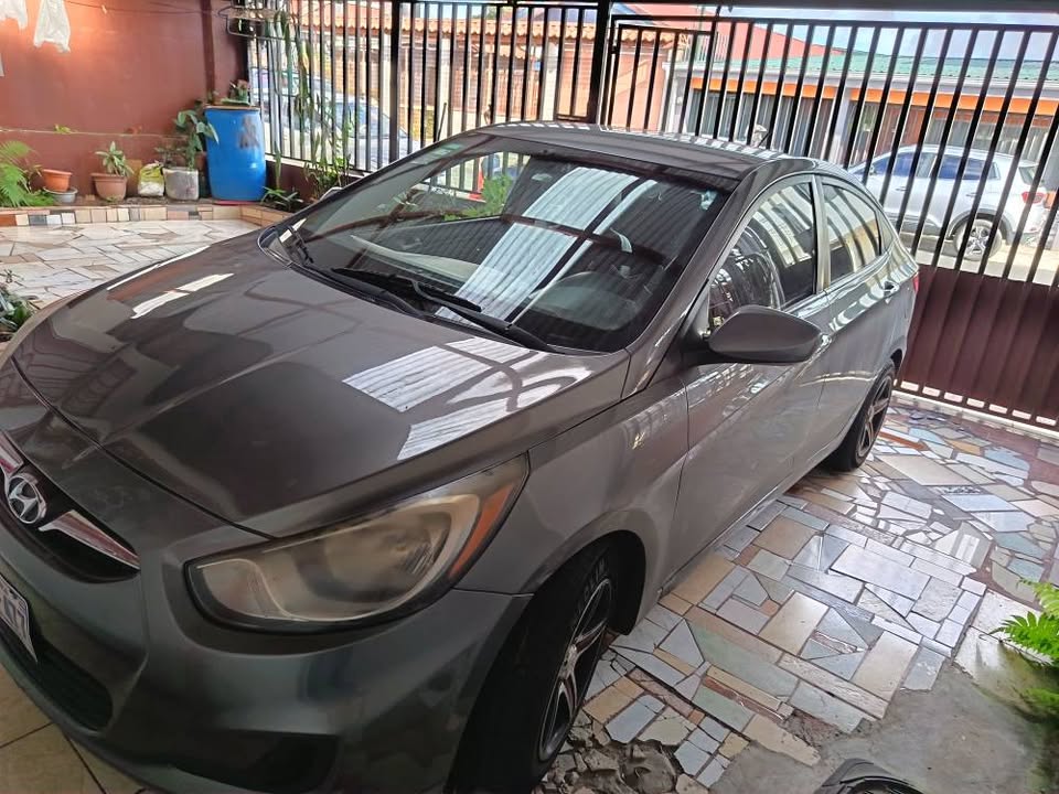 2014 Hyundai Accent - foto 2