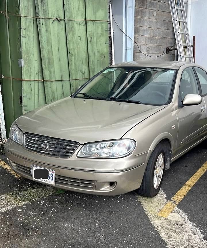 2008 Nissan Almera - foto 2