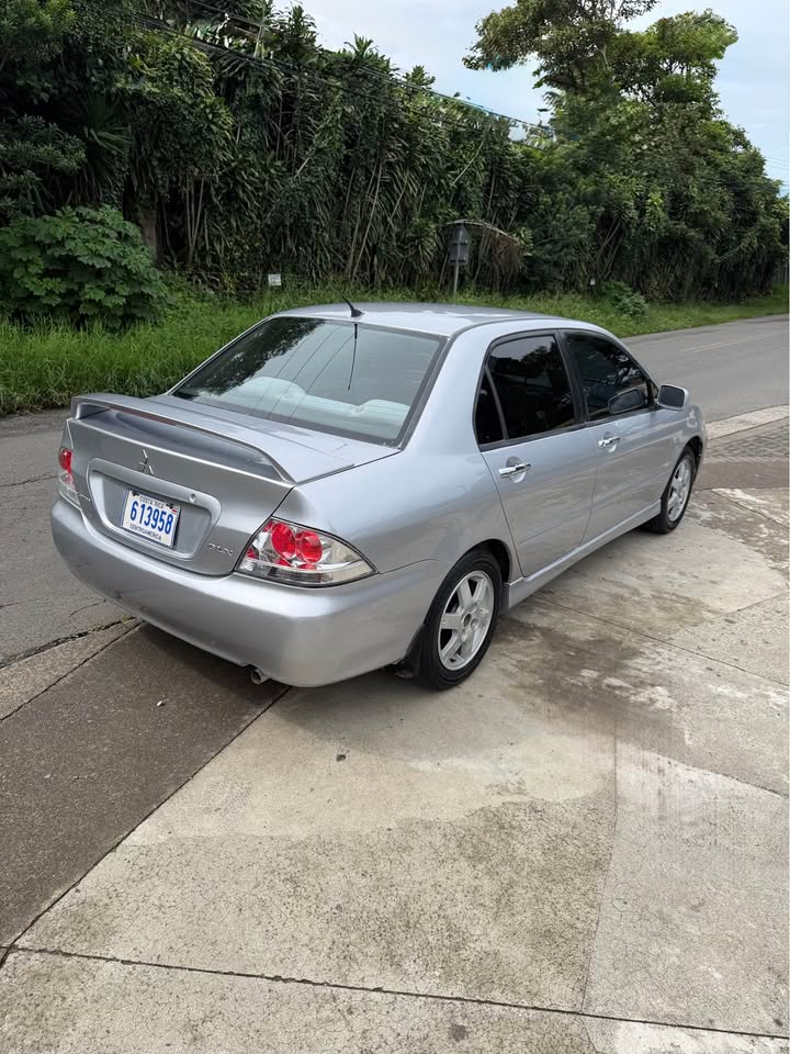 2006 Mitsubishi Lancer - foto 2