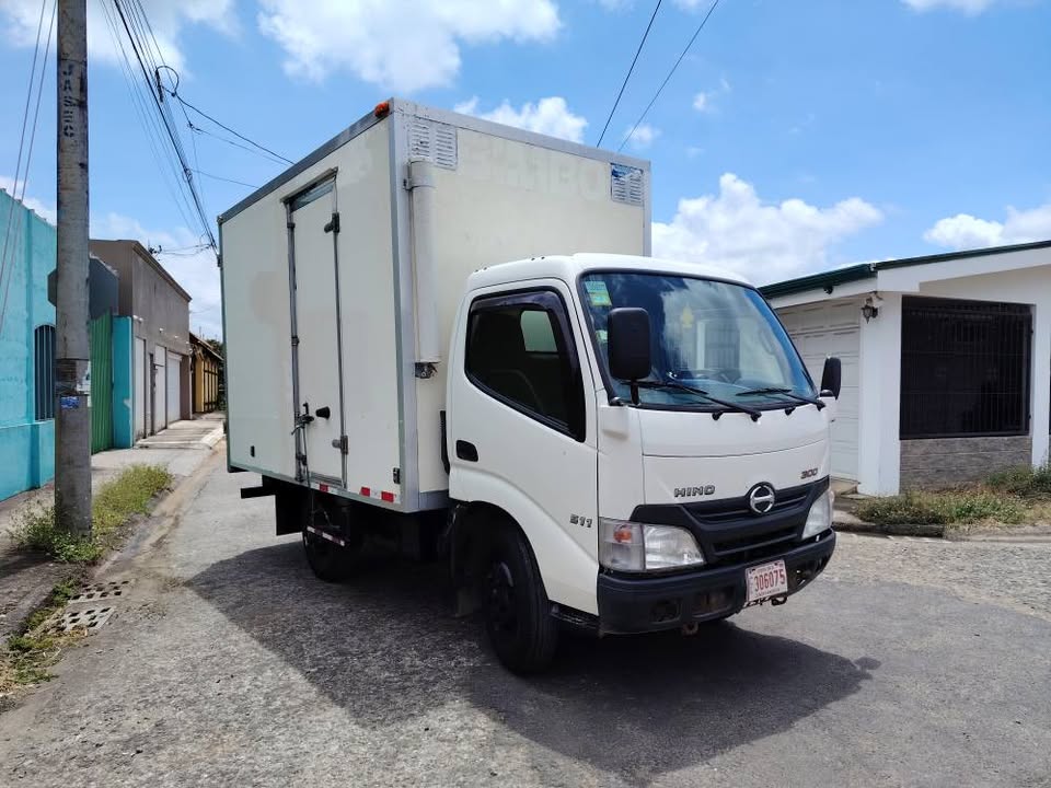 2017 Hino 300 Series - foto 2