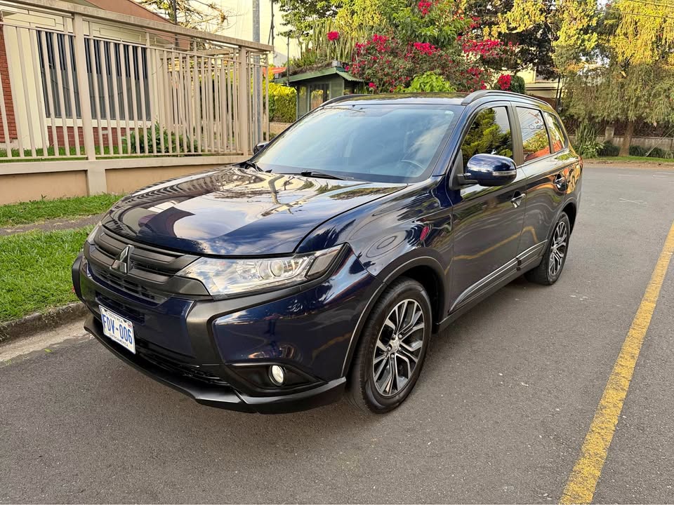 2017 Mitsubishi Outlander - foto 2