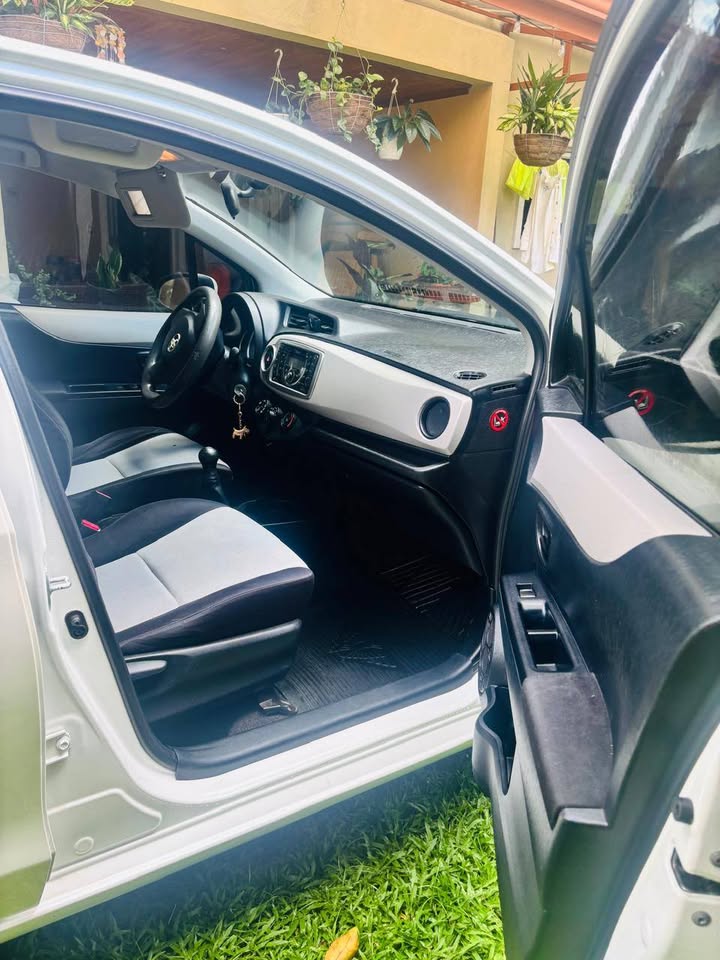 2012 Toyota Yaris - foto 3