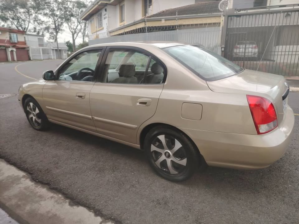 2003 Hyundai Elantra - foto 3