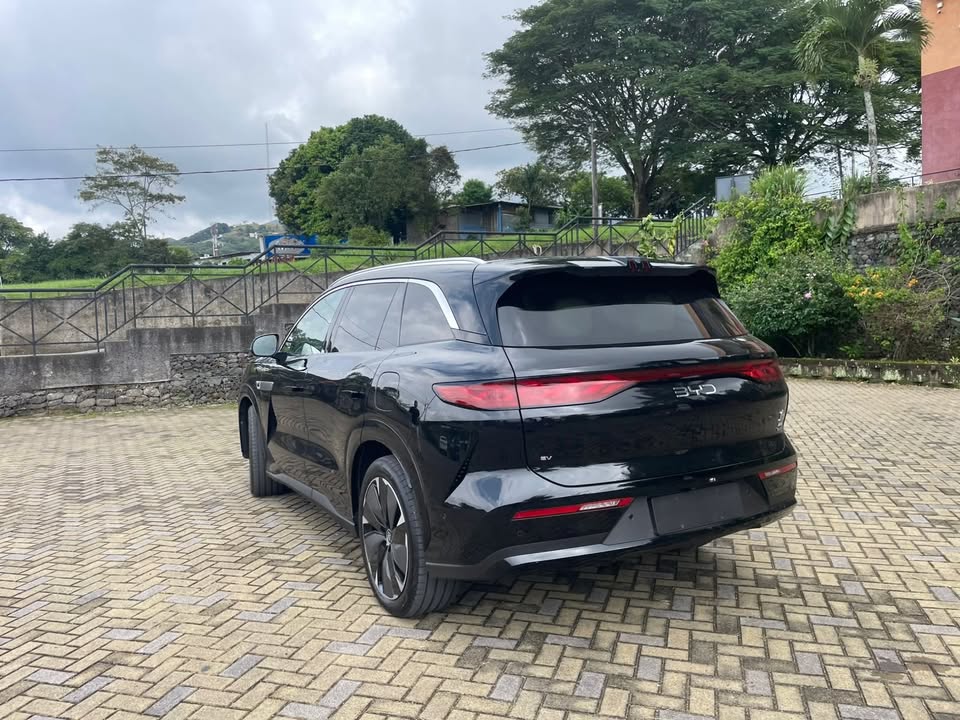 2026 BYD Tang - foto 5