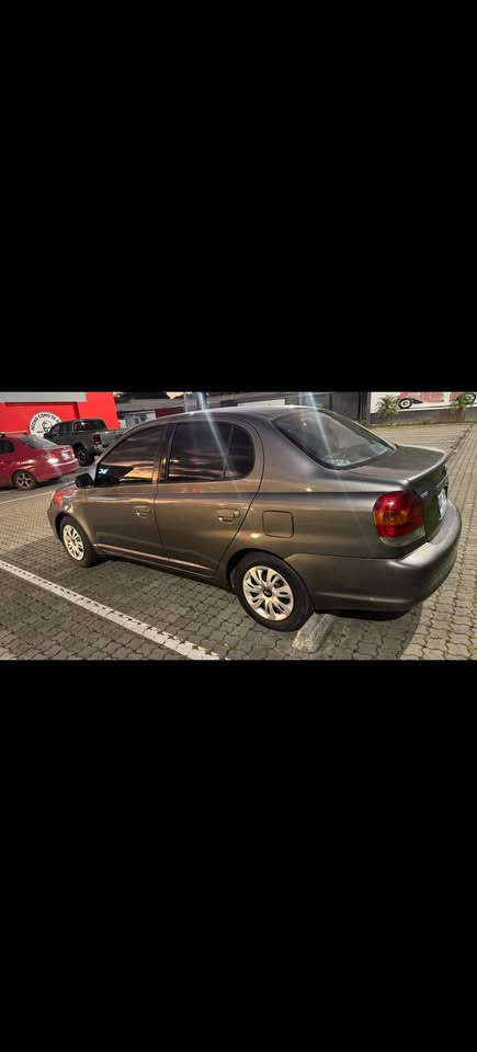 2003 Toyota Yaris - foto 3