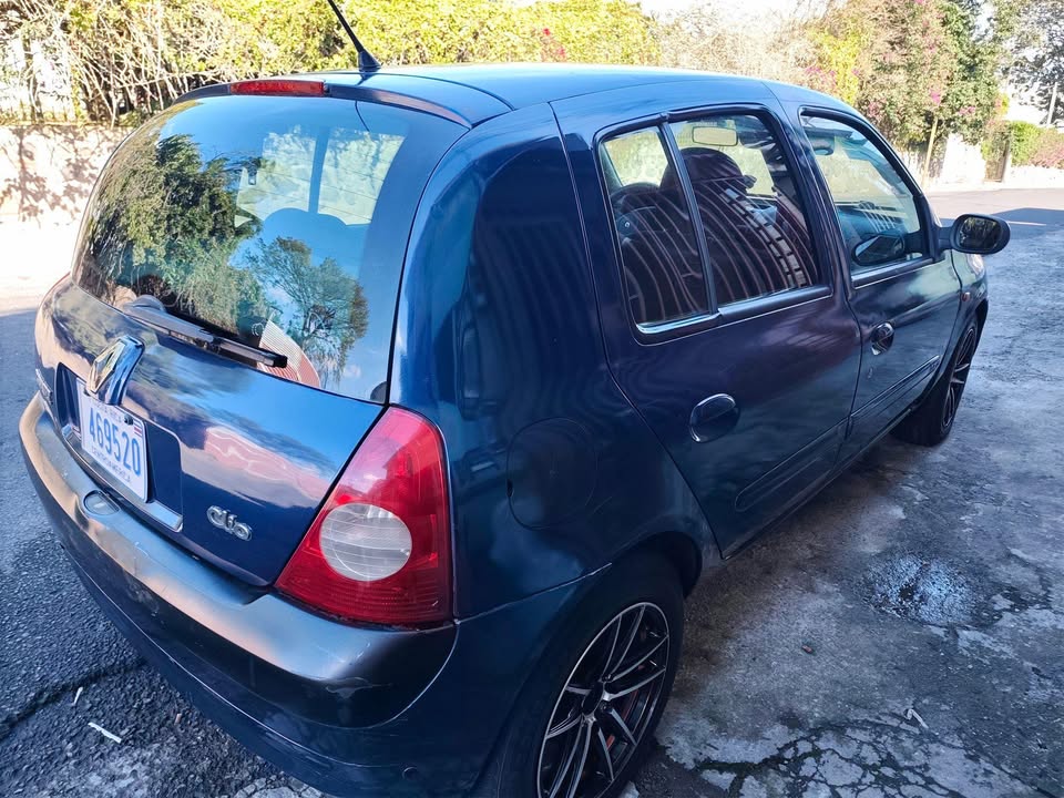 2002 Renault Clio - foto 2