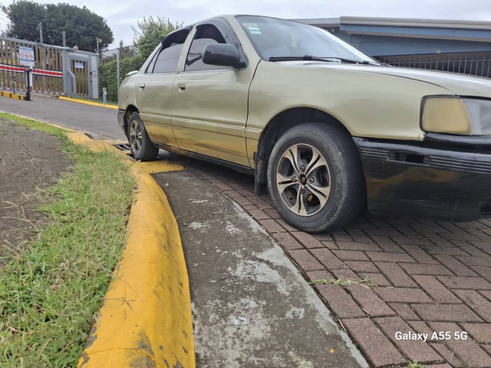 1992 Hyundai Elantra - foto 3