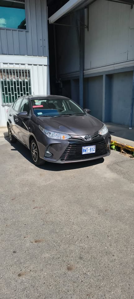 2023 Toyota Yaris - foto 2