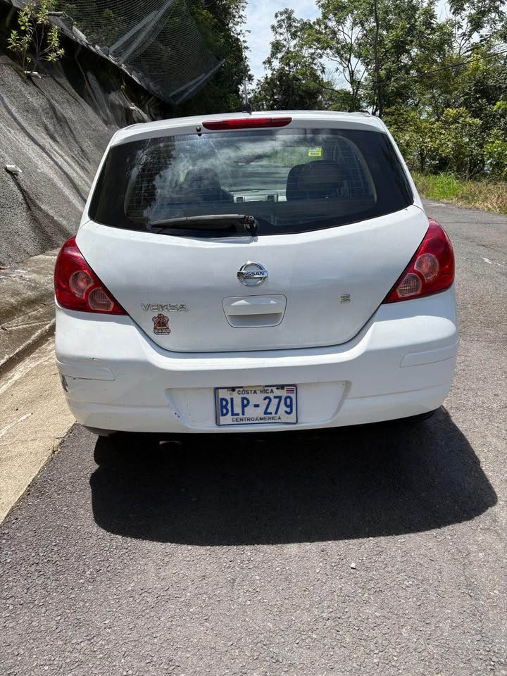 2007 Nissan Versa - foto 2
