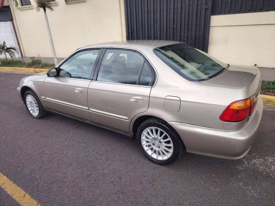 2000 Honda Civic - foto 2