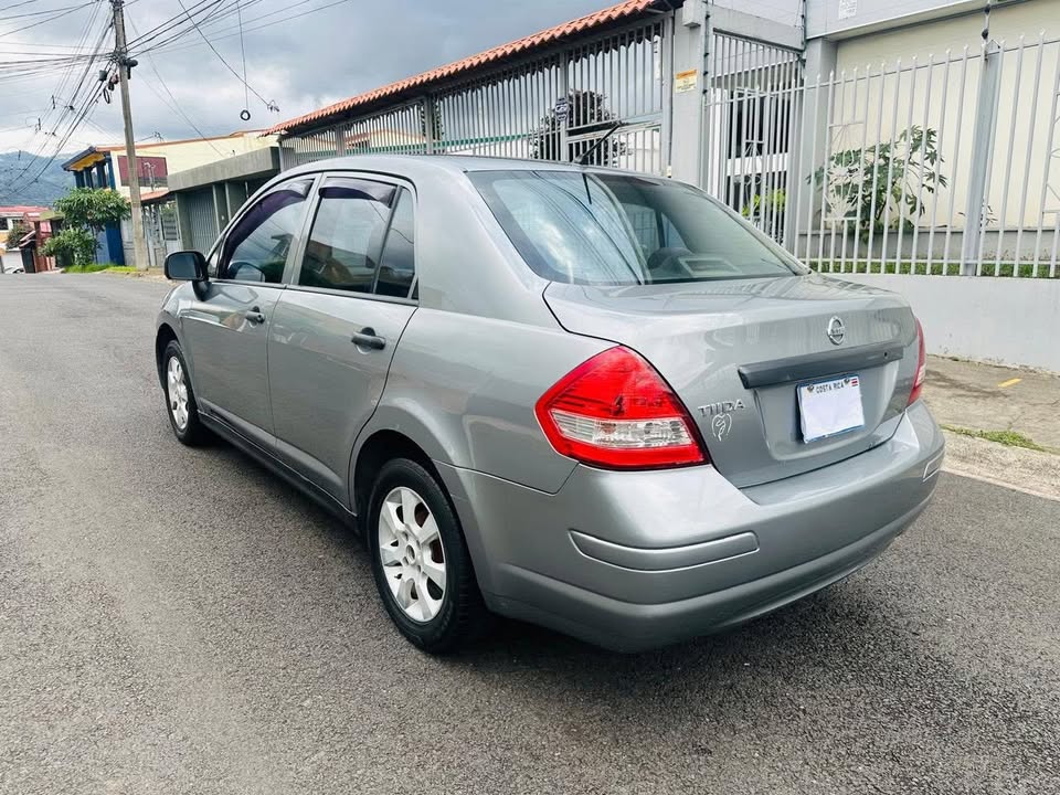 2013 Nissan Tiida - foto 3