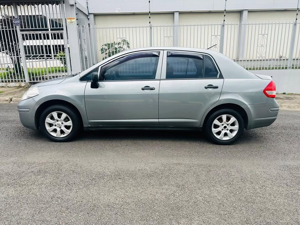 2013 Nissan Tiida - foto 5