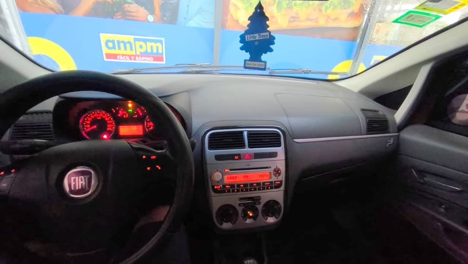 2011 Fiat Punto - foto 4