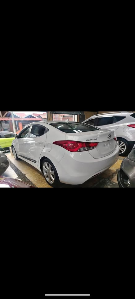 2012 Hyundai Elantra - foto 1